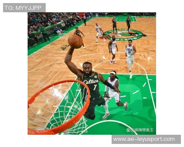 小香农替补出战17分钟狂砍18分全场7投全中展现超强实力