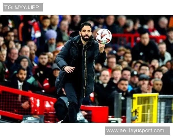 曼联球员因卡灵顿基地翻修后训练时间延长享受更优质的训练环境