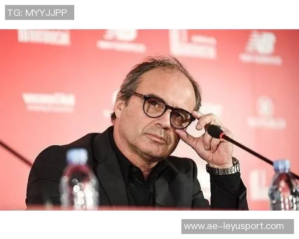 天空体育记者透露罗杰斯与维拉续约谈判进展顺利有望签至2031年 天空体育记者透露罗杰斯与维拉续约谈判进展顺利有望签至2031年