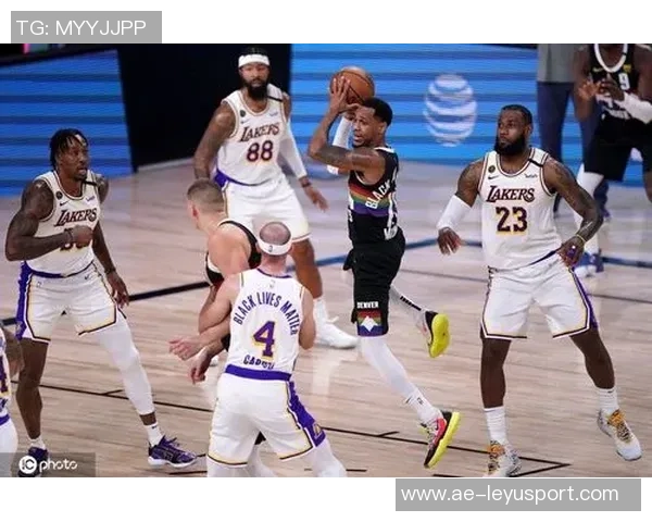 大莫里斯回顾湖人20年冠军历程强调含金量无论场地依旧闪耀 大莫里斯回顾湖人20年冠军历程强调含金量无论场地依旧闪耀