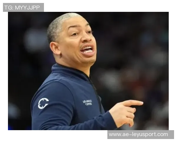 快船战绩惨淡泰伦卢面临下课危机球队何去何从